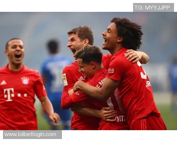 西甲焦点战巴萨与拜仁鏖战成平局乌龙球引发全场热议